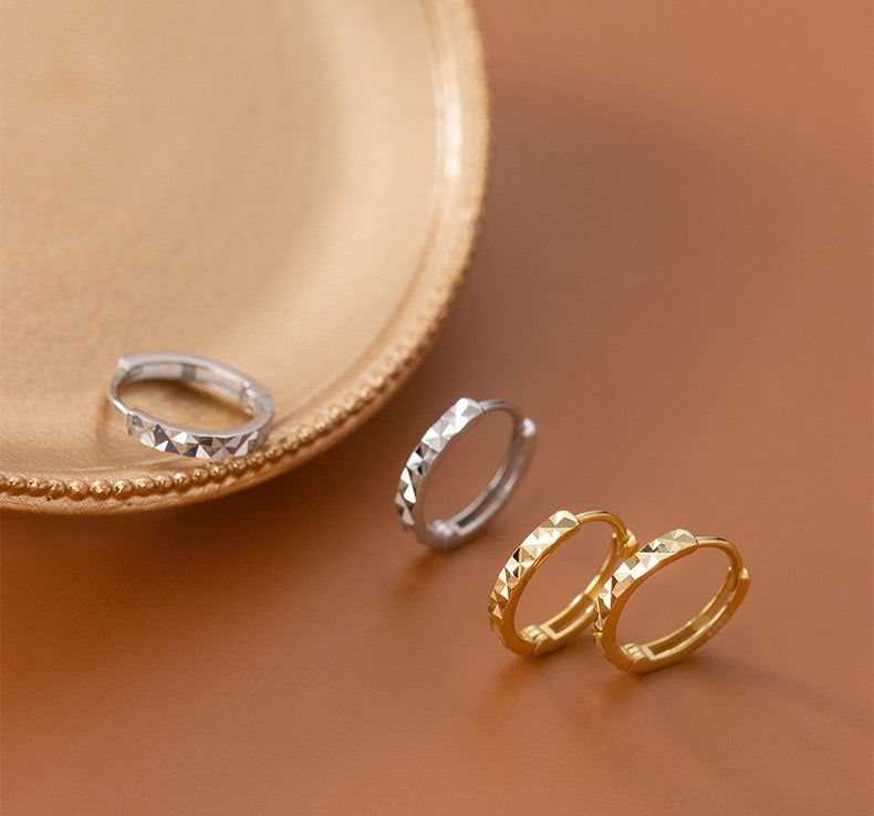 Kaia Radiant Huggie Hoop Earring