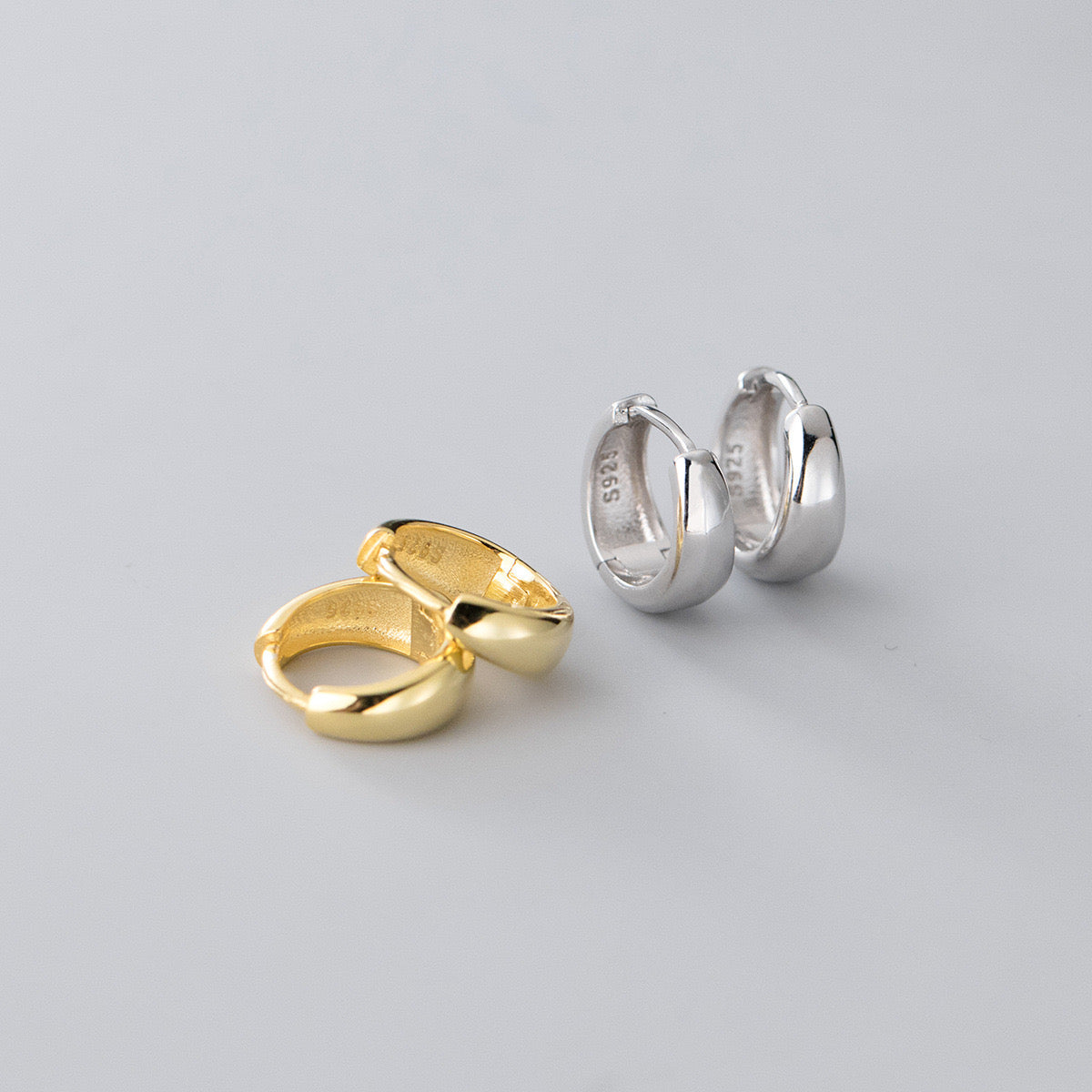 Classic Shine Huggie Hoop Earring