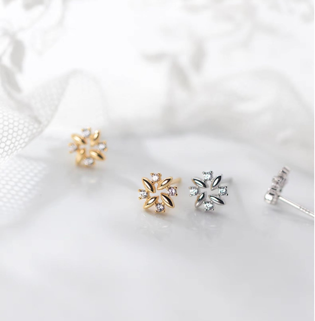 Elois Stud Earring