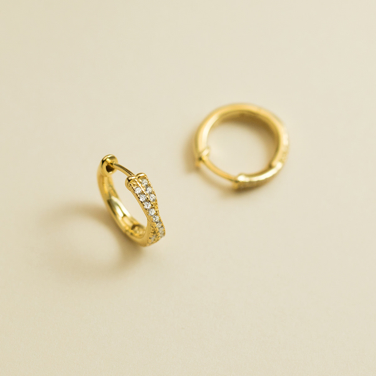 Fairy Shine Huggie Earring