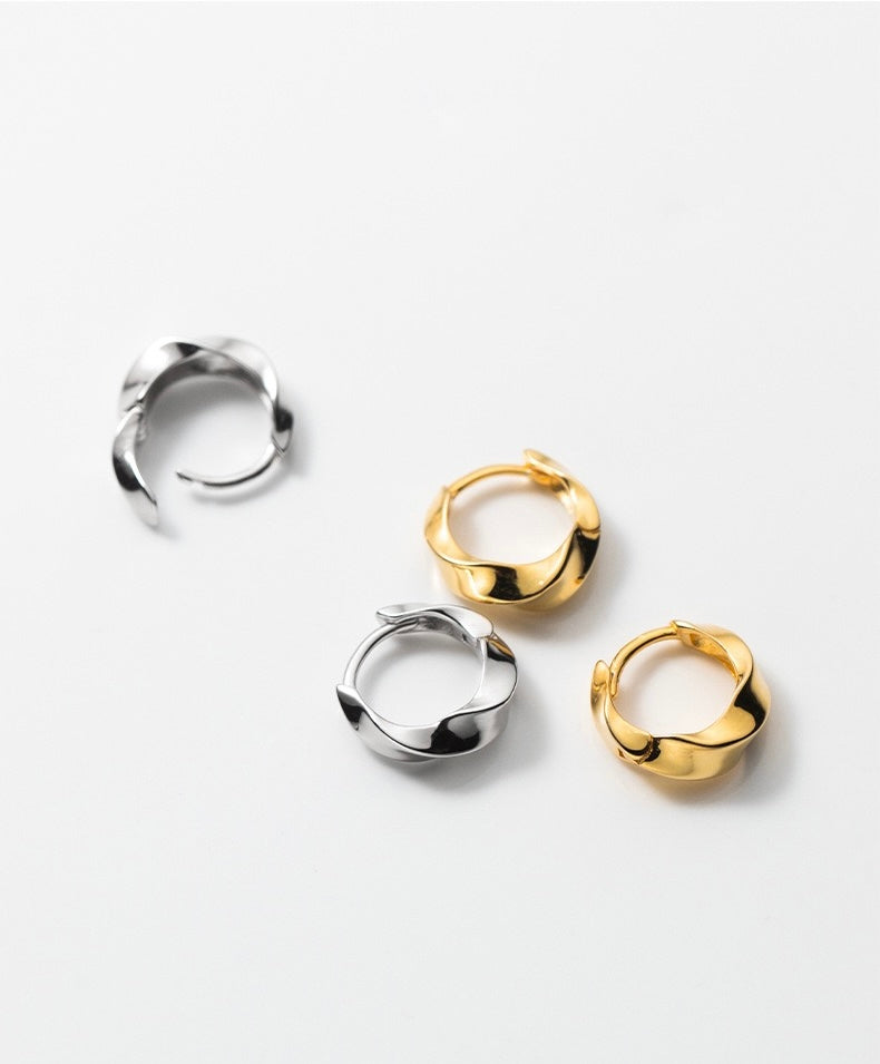 Ivy Thick Twisted Huggies Earring