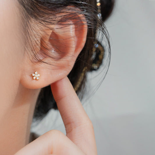 Tiny Shine Flower Stud Earring
