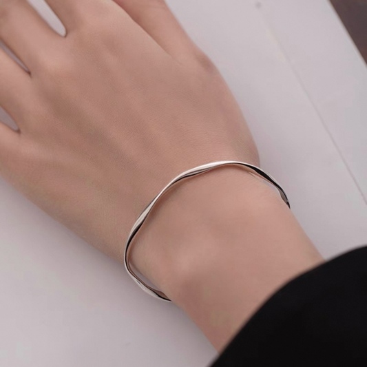 Minimalist Twisted Bangle S999